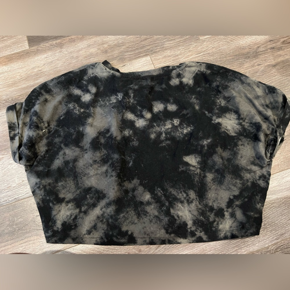 Cropped Tee - Picture 3 of 3